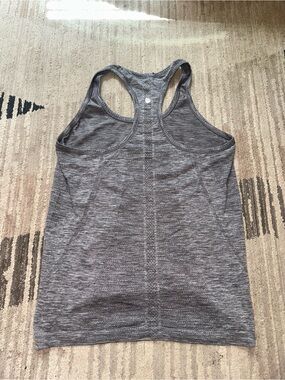lululemon athletica Heathered Gray Racerback Tank Size 10